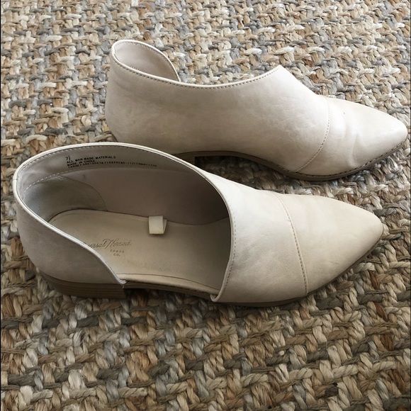 Universal Thread Booties - Picture 2 of 3